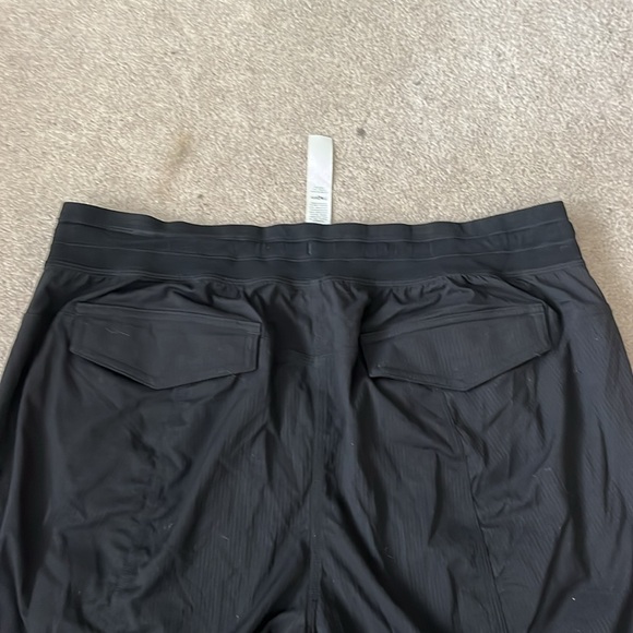 Lululemon cargo studio pants - Picture 6 of 6